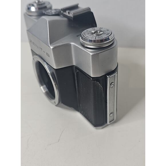 Soviet Zenit B 35mm SLR Film Camera Body M42 Screw Mount Vintage V29 - Picture 2 of 15